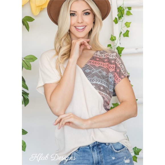 ❤️LAST V Neck Aztec Print Contrast Super Soft Top! - Picture 3 of 10